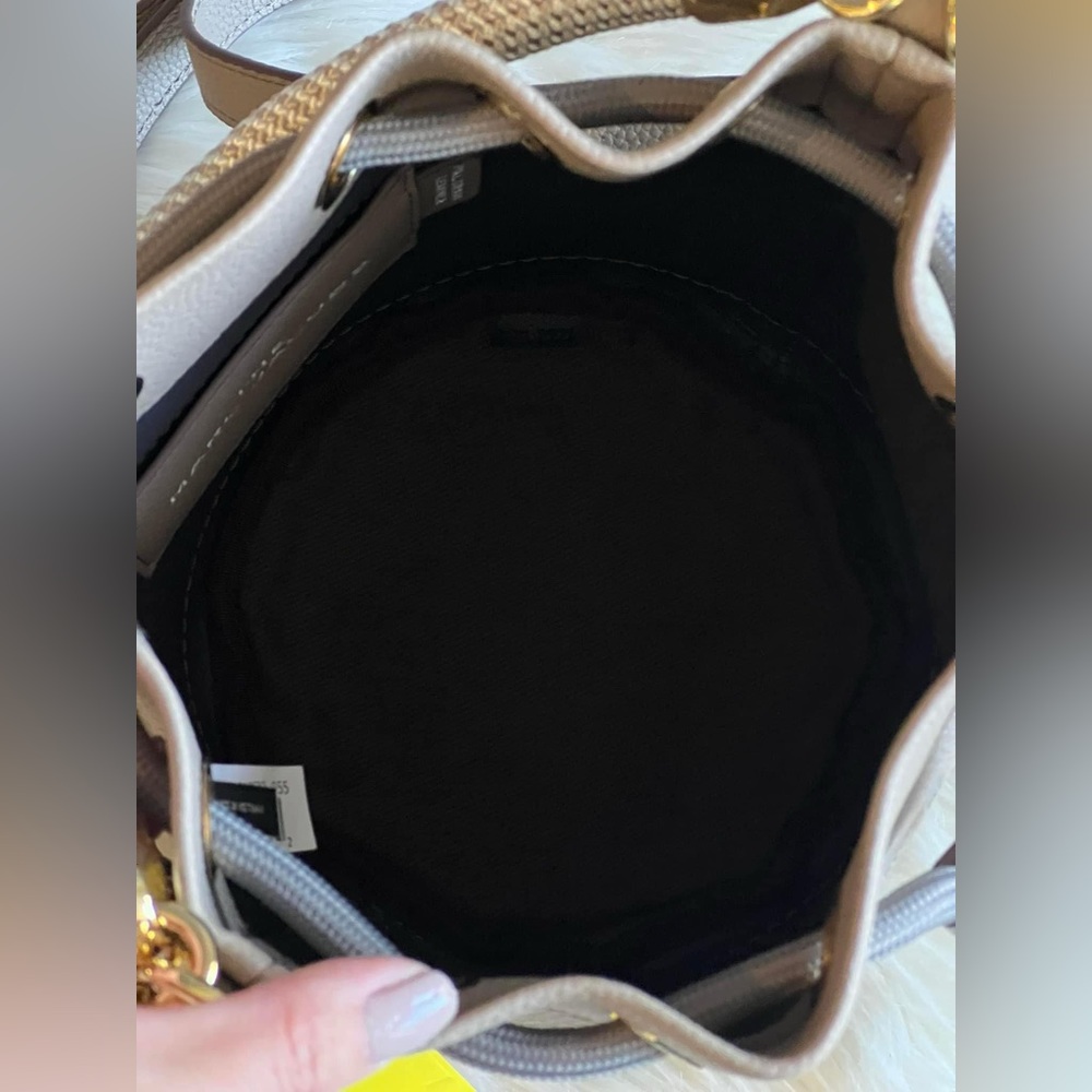 Marc Jacobs The Leather Bucket Bag - Picture 9 of 15
